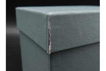 フランス　LALIQUE(ラリック)　チューリップ(TULIPES)　花びらを思わせる優雅な曲線が美しいフラワーベース　(R-084630)