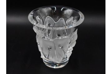 フランス　LALIQUE(ラリック)　ソミュール(SAUMUR)　高さ 約14cm　上品な雰囲気漂うフラワーベース　(R-084631)