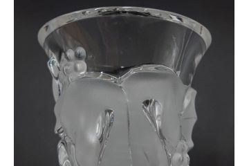 フランス　LALIQUE(ラリック)　ソミュール(SAUMUR)　高さ 約14cm　上品な雰囲気漂うフラワーベース　(R-084631)