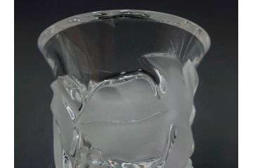 フランス　LALIQUE(ラリック)　ソミュール(SAUMUR)　高さ 約14cm　上品な雰囲気漂うフラワーベース　(R-084631)