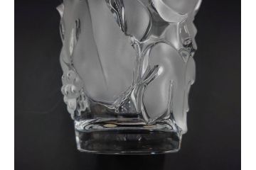 フランス　LALIQUE(ラリック)　ソミュール(SAUMUR)　高さ 約14cm　上品な雰囲気漂うフラワーベース　(R-084631)