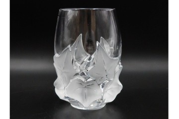 フランス　LALIQUE(ラリック)　ヘデラ(HEDERA)　高さ 約18cm　気品を感じるフラワーベース　(R-084632)
