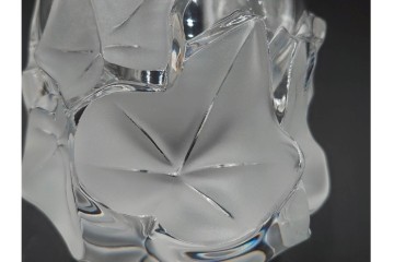 フランス　LALIQUE(ラリック)　ヘデラ(HEDERA)　高さ 約18cm　気品を感じるフラワーベース　(R-084632)