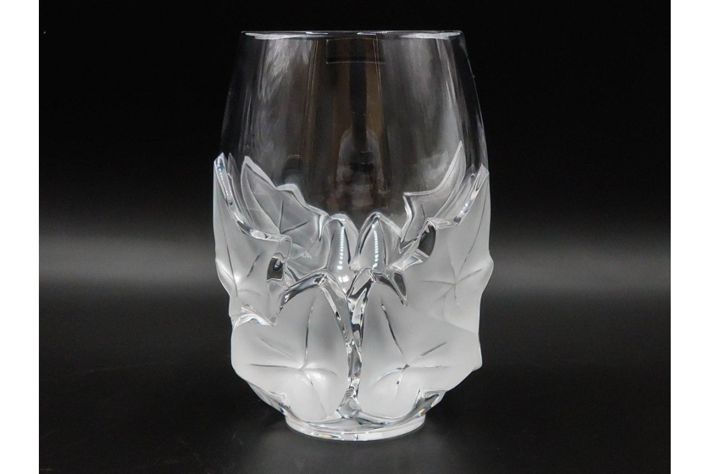 フランス　LALIQUE(ラリック)　ヘデラ(HEDERA)　高さ 約18cm　気品を感じるフラワーベース　(R-084632)