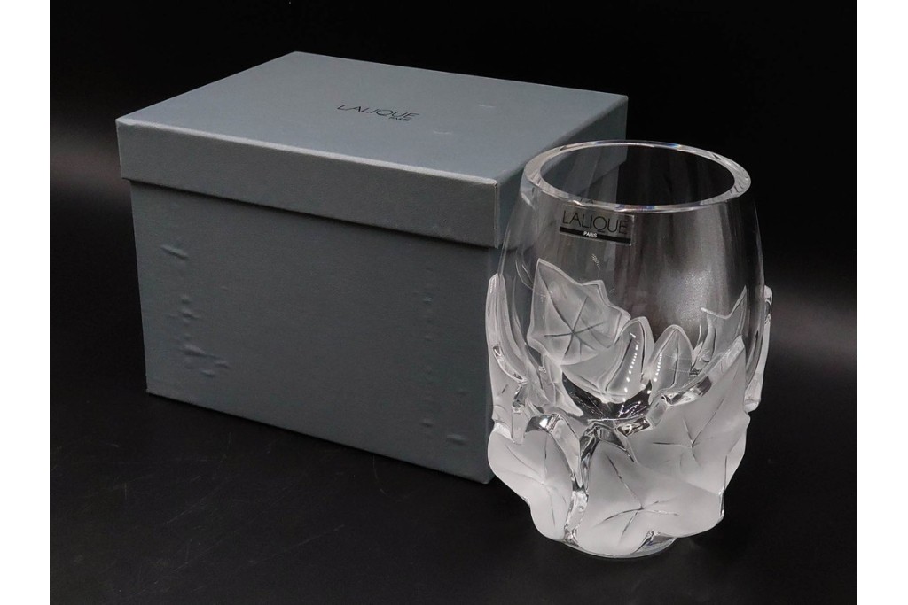 フランス　LALIQUE(ラリック)　ヘデラ(HEDERA)　高さ 約18cm　気品を感じるフラワーベース　(R-084632)