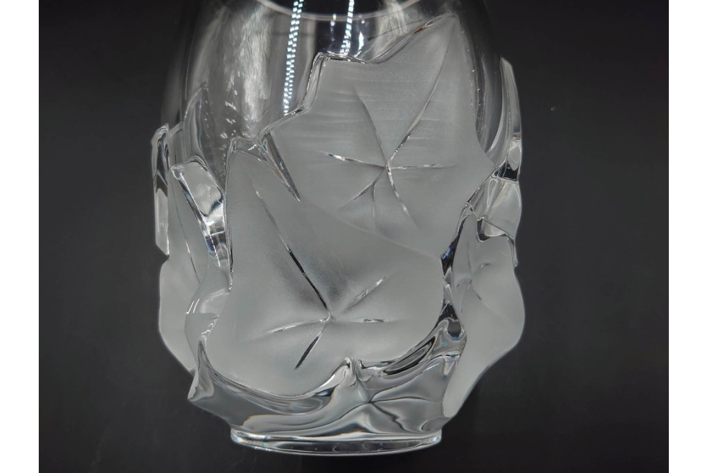フランス　LALIQUE(ラリック)　ヘデラ(HEDERA)　高さ 約18cm　気品を感じるフラワーベース　(R-084632)