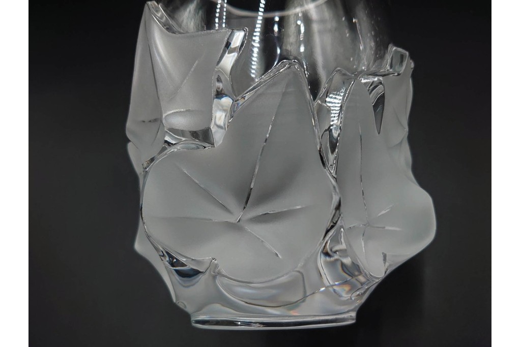 フランス　LALIQUE(ラリック)　ヘデラ(HEDERA)　高さ 約18cm　気品を感じるフラワーベース　(R-084632)