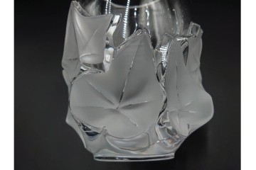 フランス　LALIQUE(ラリック)　ヘデラ(HEDERA)　高さ 約18cm　気品を感じるフラワーベース　(R-084632)