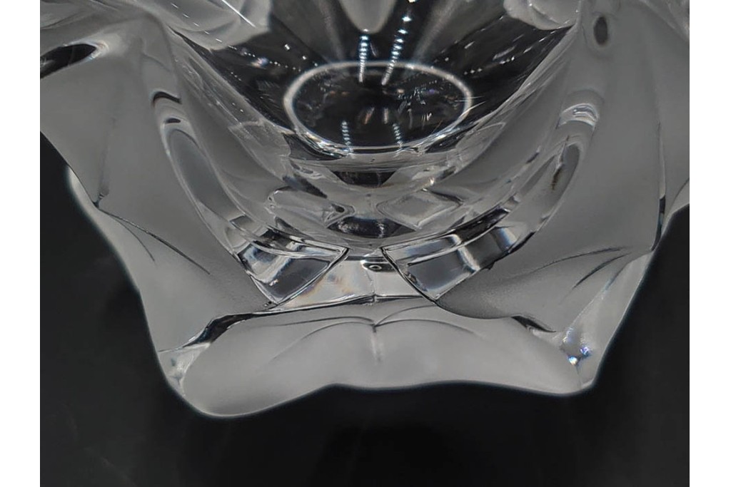 フランス　LALIQUE(ラリック)　ヘデラ(HEDERA)　高さ 約18cm　気品を感じるフラワーベース　(R-084632)