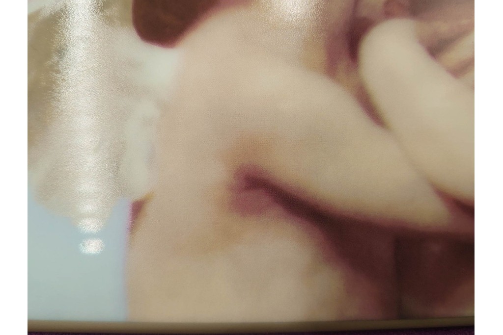 大倉陶園(OKURA、OAC)　「ファーストキス」　49/50　空間に温かみを添える陶板画　(R-084633)