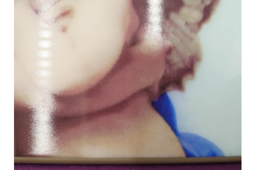 大倉陶園(OKURA、OAC)　「ファーストキス」　49/50　空間に温かみを添える陶板画　(R-084633)