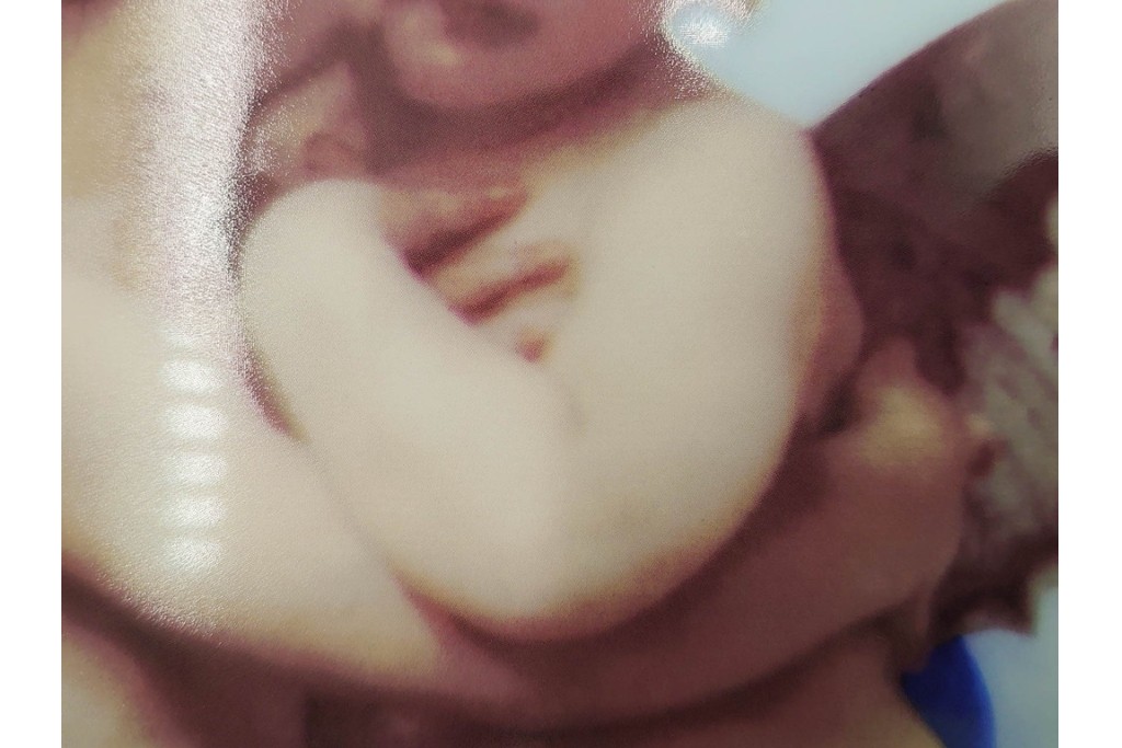 大倉陶園(OKURA、OAC)　「ファーストキス」　49/50　空間に温かみを添える陶板画　(R-084633)