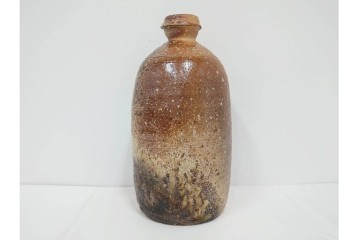 滋賀県指定無形文化財　四代 上田直方　信楽焼　高さ 約30cm　温かみのある風合いが魅力の花瓶　(R-084634)