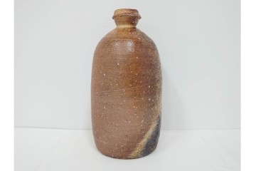 滋賀県指定無形文化財　四代 上田直方　信楽焼　高さ 約30cm　温かみのある風合いが魅力の花瓶　(R-084634)