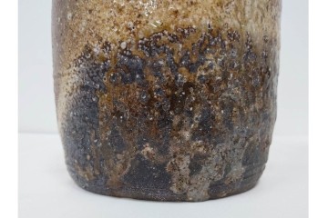 滋賀県指定無形文化財　四代 上田直方　信楽焼　高さ 約30cm　温かみのある風合いが魅力の花瓶　(R-084634)