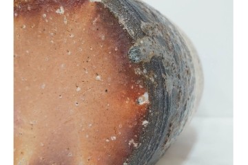 滋賀県指定無形文化財　四代 上田直方　信楽焼　高さ 約30cm　温かみのある風合いが魅力の花瓶　(R-084634)