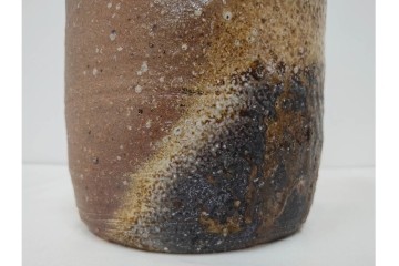 滋賀県指定無形文化財　四代 上田直方　信楽焼　高さ 約30cm　温かみのある風合いが魅力の花瓶　(R-084634)