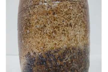 滋賀県指定無形文化財　四代 上田直方　信楽焼　高さ 約30cm　温かみのある風合いが魅力の花瓶　(R-084634)