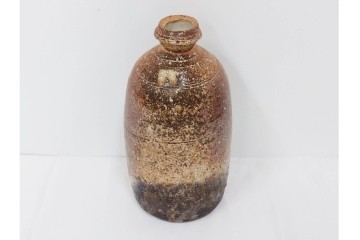 滋賀県指定無形文化財　四代 上田直方　信楽焼　高さ 約30cm　温かみのある風合いが魅力の花瓶　(R-084634)