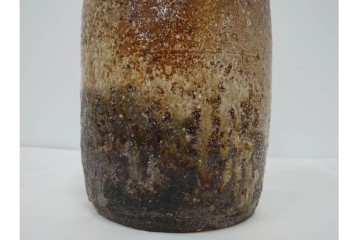 滋賀県指定無形文化財　四代 上田直方　信楽焼　高さ 約30cm　温かみのある風合いが魅力の花瓶　(R-084634)