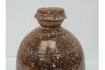 滋賀県指定無形文化財　四代 上田直方　信楽焼　高さ 約30cm　温かみのある風合いが魅力の花瓶　(R-084634)