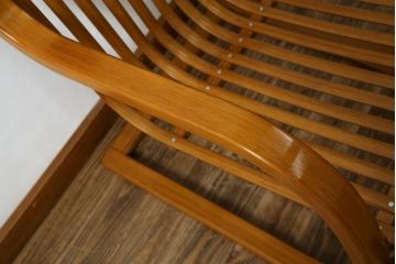 中古　美品　城所右文次デザイン　三越伊勢丹プロパティ・デザイン　Bamboo Chair　滑らかな曲線のデザインが目を惹くバンブーチェア(アームチェア、安楽椅子、ディスプレイ)(チェア定価約54万円)(R-084635)