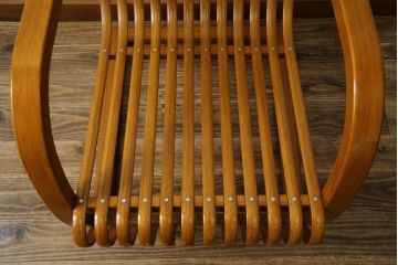 中古　美品　城所右文次デザイン　三越伊勢丹プロパティ・デザイン　Bamboo Chair　滑らかな曲線のデザインが目を惹くバンブーチェア(アームチェア、安楽椅子、ディスプレイ)(チェア定価約54万円)(R-084635)
