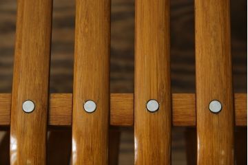 中古　美品　城所右文次デザイン　三越伊勢丹プロパティ・デザイン　Bamboo Chair　滑らかな曲線のデザインが目を惹くバンブーチェア(アームチェア、安楽椅子、ディスプレイ)(チェア定価約54万円)(R-084635)