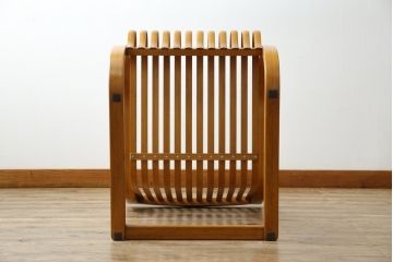 中古　美品　城所右文次デザイン　三越伊勢丹プロパティ・デザイン　Bamboo Chair　滑らかな曲線のデザインが目を惹くバンブーチェア(アームチェア、安楽椅子、ディスプレイ)(チェア定価約54万円)(R-084635)