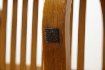 中古　美品　城所右文次デザイン　三越伊勢丹プロパティ・デザイン　Bamboo Chair　滑らかな曲線のデザインが目を惹くバンブーチェア(アームチェア、安楽椅子、ディスプレイ)(チェア定価約54万円)(R-084635)