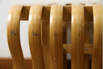 中古　美品　城所右文次デザイン　三越伊勢丹プロパティ・デザイン　Bamboo Chair　滑らかな曲線のデザインが目を惹く特注のオットマン(安楽椅子、ディスプレイ、フットスツール)(オットマン定価約30万円)(R-084636)