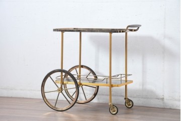 イギリスビンテージ　老舗家具ブランド　ピルキントン(PILKINGTON)　大きな車輪が印象的でクラシカルな雰囲気漂うキッチンカート　(R-084641)