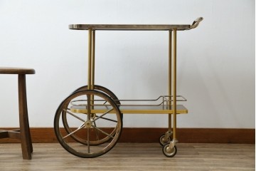 イギリスヴィンテージ　老舗家具ブランド　ピルキントン(PILKINGTON)　大きな車輪が印象的でクラシカルな雰囲気漂うキッチンカート　(R-084641)