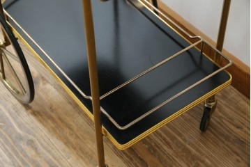 イギリスヴィンテージ　老舗家具ブランド　ピルキントン(PILKINGTON)　大きな車輪が印象的でクラシカルな雰囲気漂うキッチンカート　(R-084641)