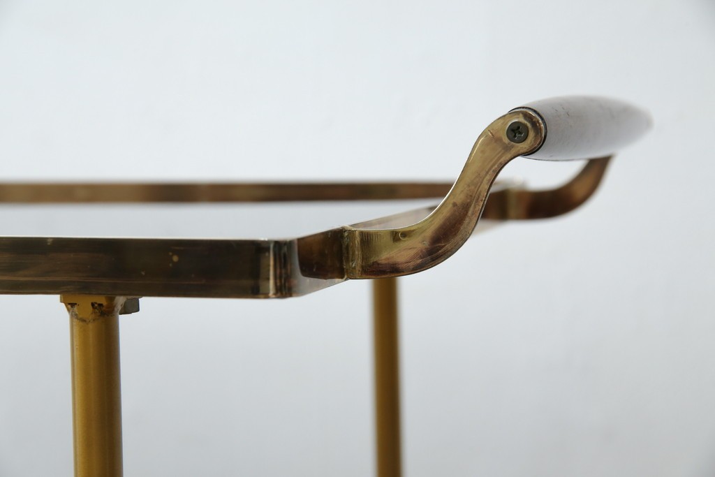 イギリスヴィンテージ　老舗家具ブランド　ピルキントン(PILKINGTON)　大きな車輪が印象的でクラシカルな雰囲気漂うキッチンカート　(R-084641)