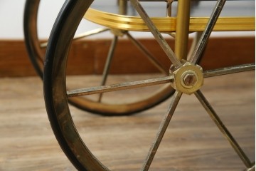 イギリスヴィンテージ　老舗家具ブランド　ピルキントン(PILKINGTON)　大きな車輪が印象的でクラシカルな雰囲気漂うキッチンカート　(R-084641)