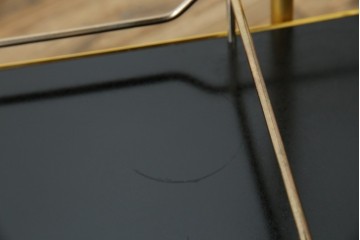 イギリスヴィンテージ　老舗家具ブランド　ピルキントン(PILKINGTON)　大きな車輪が印象的でクラシカルな雰囲気漂うキッチンカート　(R-084641)