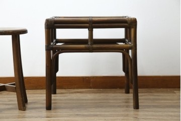 和製ヴィンテージ　美品　希少モデル　maruni(マルニ木工)　オールドマルニ　ラタン　スモークガラストップ　くつろぎ空間にぴったりのサイドテーブル　(R-084644)