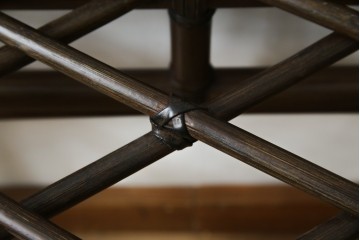 和製ヴィンテージ　美品　希少モデル　maruni(マルニ木工)　オールドマルニ　ラタン　スモークガラストップ　くつろぎ空間にぴったりのサイドテーブル　(R-084644)