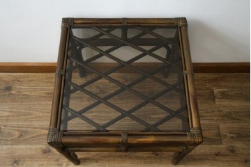 和製ヴィンテージ　美品　希少モデル　maruni(マルニ木工)　オールドマルニ　ラタン　スモークガラストップ　くつろぎ空間にぴったりのサイドテーブル　(R-084644)