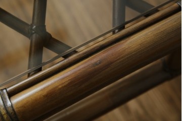 和製ヴィンテージ　美品　希少モデル　maruni(マルニ木工)　オールドマルニ　ラタン　スモークガラストップ　くつろぎ空間にぴったりのサイドテーブル　(R-084644)