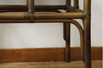 和製ヴィンテージ　美品　希少モデル　maruni(マルニ木工)　オールドマルニ　ラタン　スモークガラストップ　くつろぎ空間にぴったりのサイドテーブル　(R-084644)