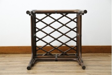 和製ヴィンテージ　美品　希少モデル　maruni(マルニ木工)　オールドマルニ　ラタン　スモークガラストップ　くつろぎ空間にぴったりのサイドテーブル　(R-084644)