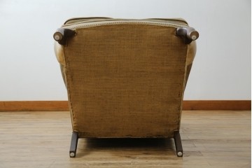 イギリスヴィンテージ　本革　チェスターフィールド　高貴な佇まいと包み込まれるような座り心地が魅力のウィングバックチェア　(R-084648)