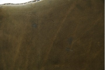 イギリスヴィンテージ　本革　チェスターフィールド　高貴な佇まいと包み込まれるような座り心地が魅力のウィングバックチェア　(R-084648)