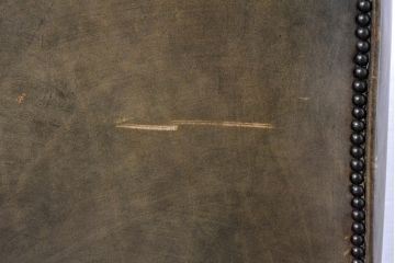 イギリスビンテージ　本革　チェスターフィールド　高貴な佇まいと包み込まれるような座り心地が魅力のウィングバックチェア(R-084648)