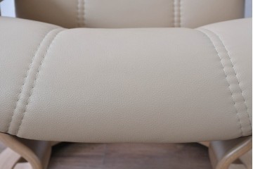 中古　ノルウェー製　EKORNES(エコーネス)　Sサイズ　コンサルシリーズ　クラシック　本革(レザー)　高級感漂う佇まいが魅力のオットマン付きストレスレスチェア　(R-084649)