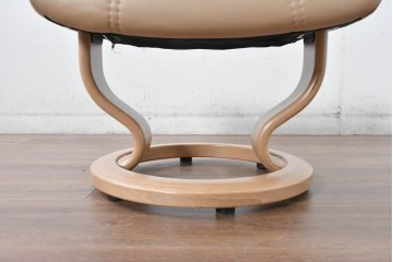 中古　ノルウェー製　EKORNES(エコーネス)　Sサイズ　コンサルシリーズ　クラシック　本革(レザー)　高級感漂う佇まいが魅力のオットマン付きストレスレスチェア　(R-084649)