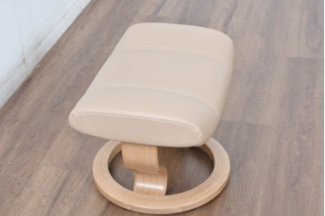 中古　ノルウェー製　EKORNES(エコーネス)　Sサイズ　コンサルシリーズ　クラシック　本革(レザー)　高級感漂う佇まいが魅力のオットマン付きストレスレスチェア　(R-084649)