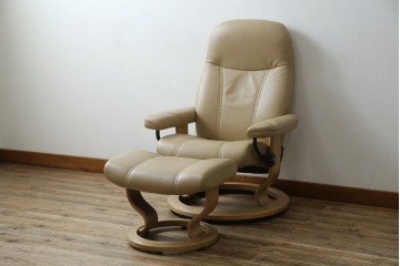 中古　ノルウェー製　EKORNES(エコーネス)　Sサイズ　コンサルシリーズ　クラシック　本革(レザー)　高級感漂う佇まいが魅力のオットマン付きストレスレスチェア　(R-084649)